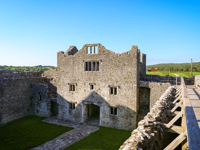 Old Beaupre Castle