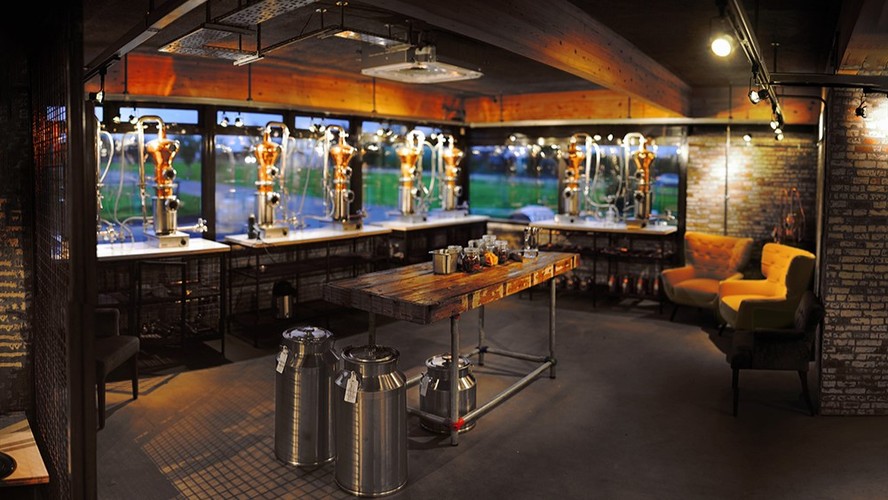 Welsh Wind gin distillery tours